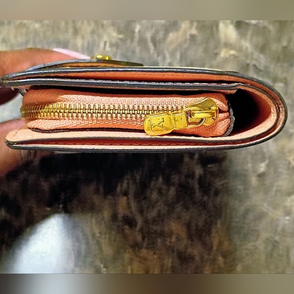 Louis Vuitton Juliette Compact Wallet Damier Ebene / Rose Ballerine. - Picture 11 of 11